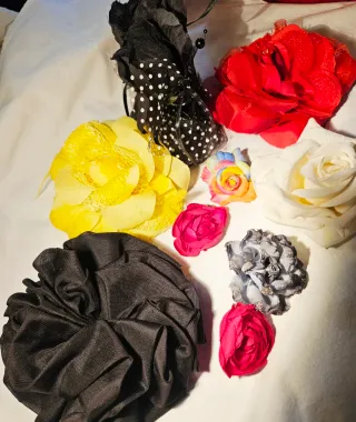 Spille e fermagli per capelli a forma di rosa