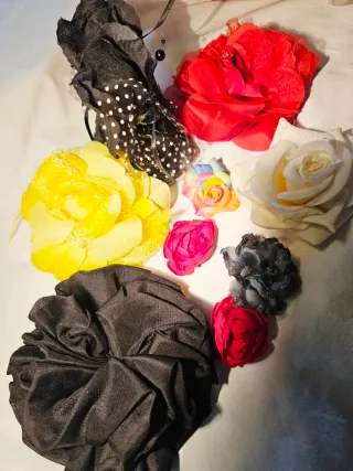 Spille e fermagli per capelli a forma di rosa
