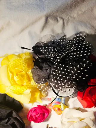 Spille e fermagli per capelli a forma di rosa