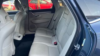 Volvo S90 2.0 D4 MOMENTUM AUTO 190 4P