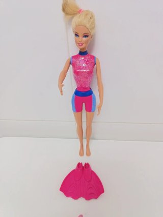 Barbie con Delfines y Aletas