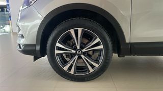 Nissan Qashqai 1.3 DIG-T N-CONNECTA 103KW 140 5P