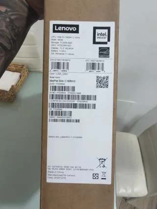 Lenovo IdeaPad Slim 3 15IRH10 Gris