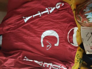 Maglia manica lunga rossa con C bianca