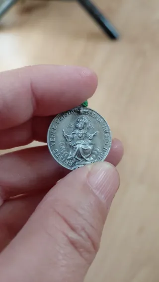 Medalla Cristo Vence Reina Impera