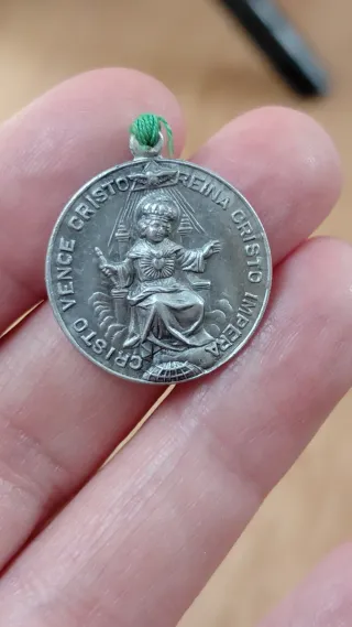 Medalla Cristo Vence Reina Impera