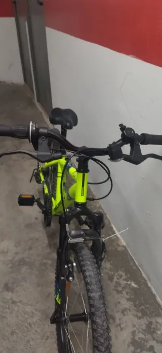 Bicicleta infantil verde