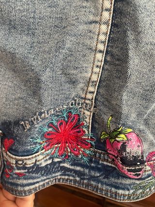 Chaleco Desigual Talla M con parches