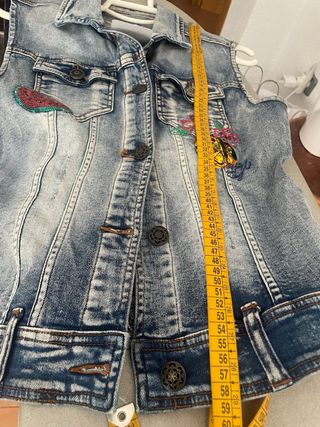 Chaleco Desigual Talla M con parches