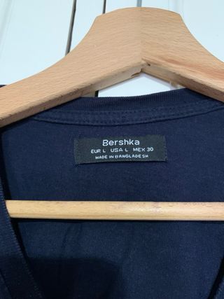 Camiseta azul marino con ancla