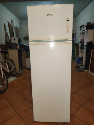Nevera blancacomo nueva