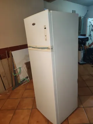 Nevera blancacomo nueva