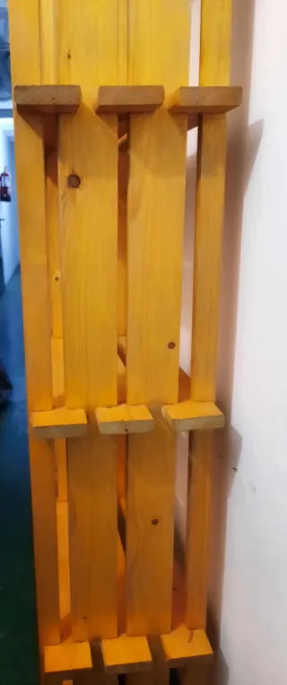 Estantería de pino,  para cuarto estudio o jardin
