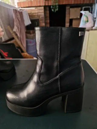Botas Mustang Sixties Negras Talla 38