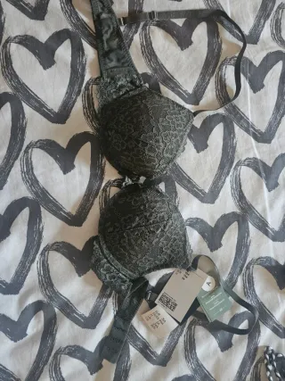 Sujetador H&M Verde Oliva 85B Nuevo