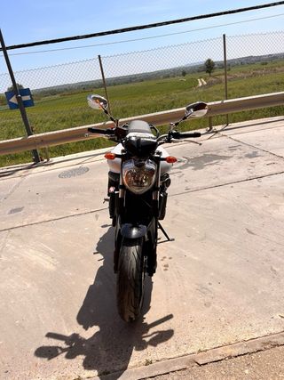 Yamaha FZ6 Naked Moto