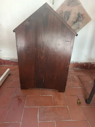 Botellero de madera estilo casa