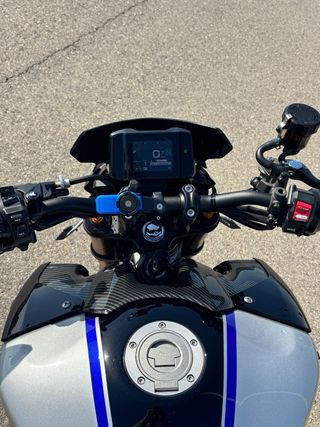 Yamaha MT-09 SP A2 Negra y Dorada