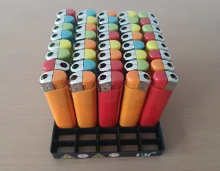 Confezione da 40 accendini elettronici multicolore