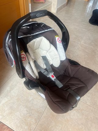 REGALO Capazo para bebé color rojo