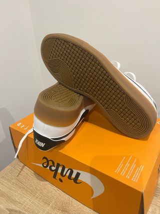 Nike deportivas blancas talla 46 sin usar