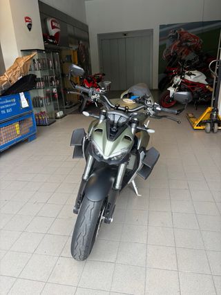 Ducati Streetfighter V2 Green Storm