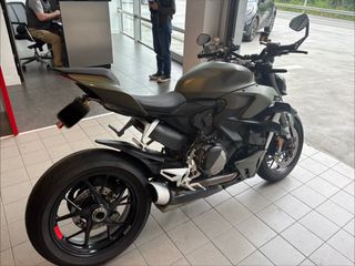 Ducati Streetfighter V2 Green Storm
