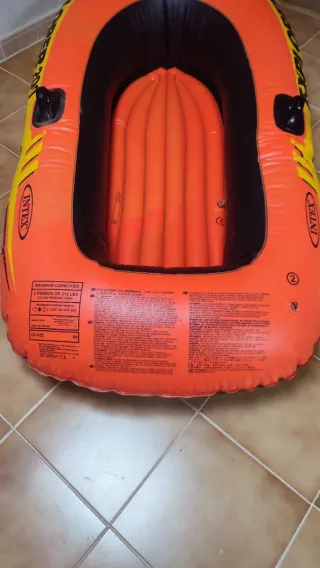 Lancha hinchable INTEX Explorer 200