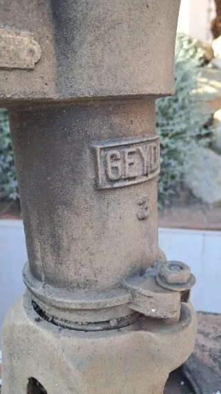 Bomba de agua manual Vintage