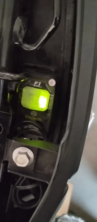 Honda MSX 186cc competición blanca y dorada.