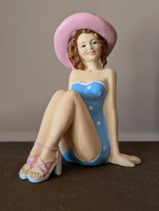 Figura Mujer Bañista Estilo Pin-up