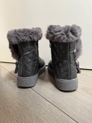 Botas grises con pelo -mujer