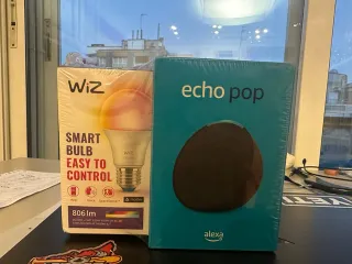 Altoparlante Amazon Echo Pop + Lampadina Wiz