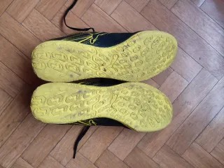 Zapatillas Puma Fútbol Sala Negras y Amarillas