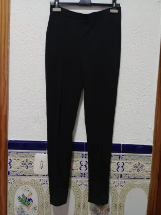 Pantalón pitillo negro