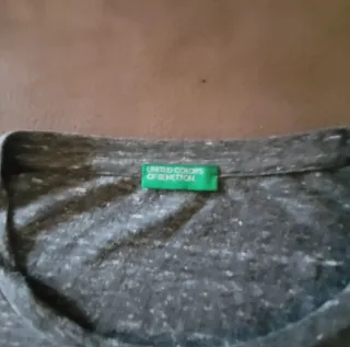 Maglietta Benetton grigia con paillettes