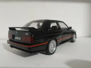 BMW E30 M3 Negro ESCALA 1/24