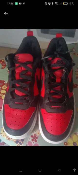 Tenis Nike Rojos y Negros