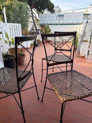 4 sillas de hierro y ratán hechas a mano
