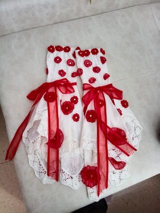 Ropa de moros blanca y roja