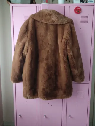 Abrigo de pelo marrón