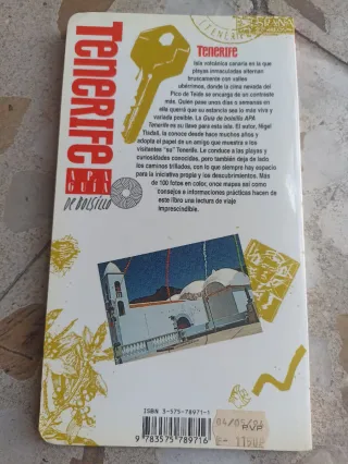 Libro, catálogos filatélicos y guía turística