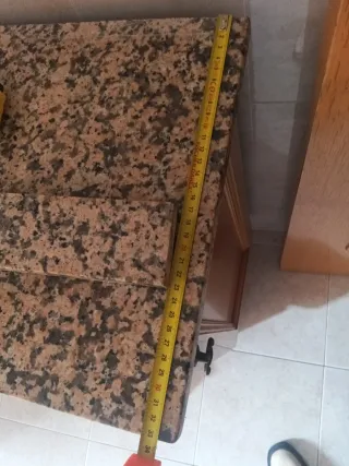 Mueble de cocina con encimera de mármol
