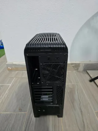 Caja PC Antec Mid-Tower ATX