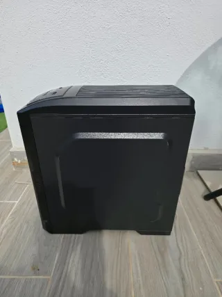 Caja PC Antec Mid-Tower ATX