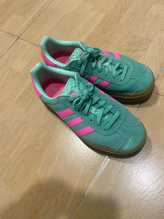 Zapatillas Adidas Gazelle Verde y Rosa