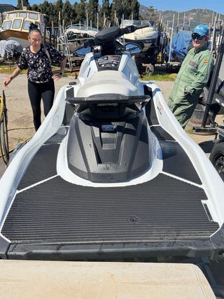 Moto de agua Yamaha VX-EX casi nueva