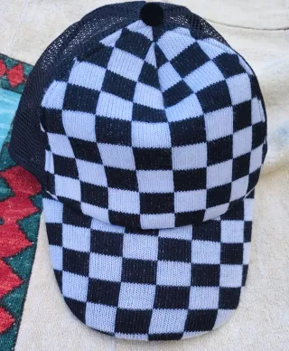 Gorra Ska Vintage con red Ajustable. Cuadros b/n