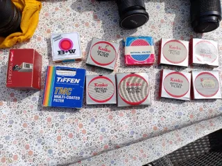 Cámara Nikon FA con accesorios Cámara Nikon FE 2