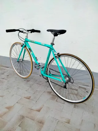 Bicicleta de carretera urbana